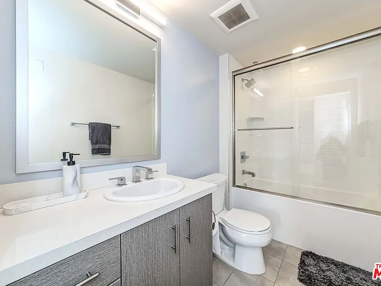 436 S Virgil Ave #Penthouse 1 — Photo 7