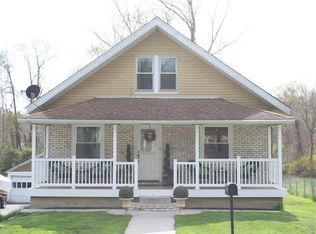 19 Beach St, Millbury, MA 01527