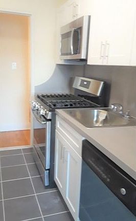 2nd image of 1491 Shore Pkwy APT 6E
