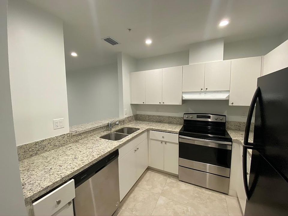 1st image of 710 E 9th St Floor 222