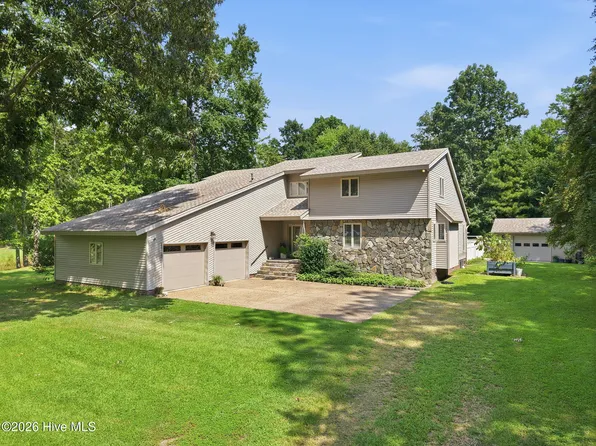 302 Dances Bay Road, Elizabeth City, NC 27909