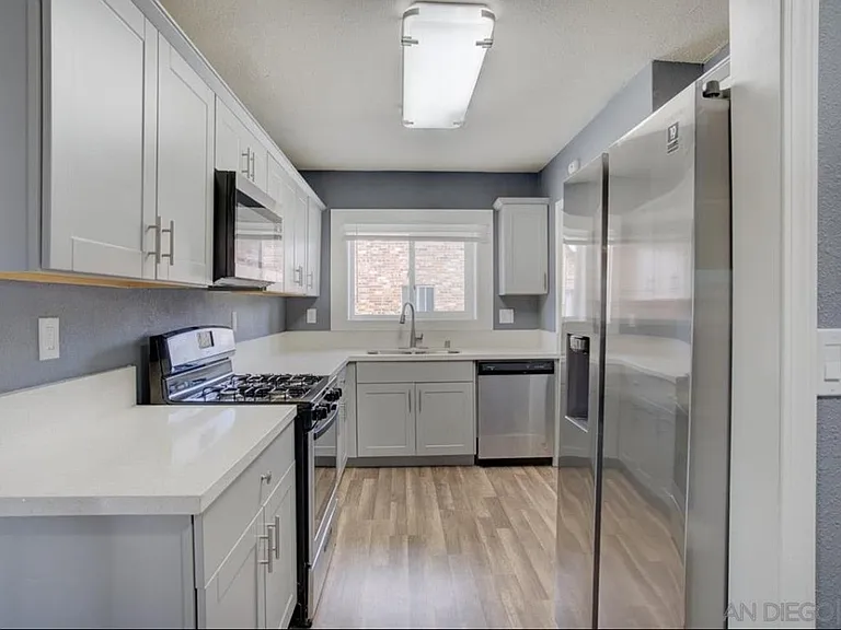 9425 Apple St — Photo 16