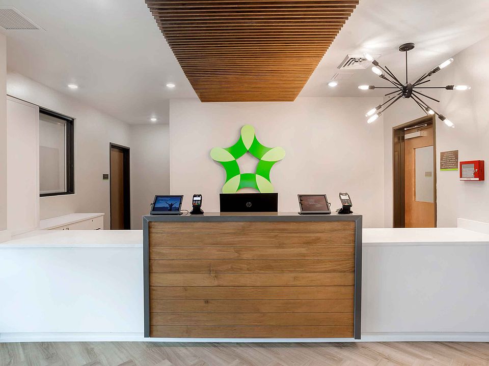 Lobby and Guest Check-in