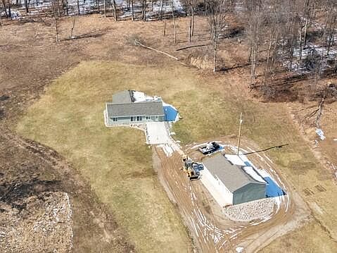 2nd image of 1637 N State Rd