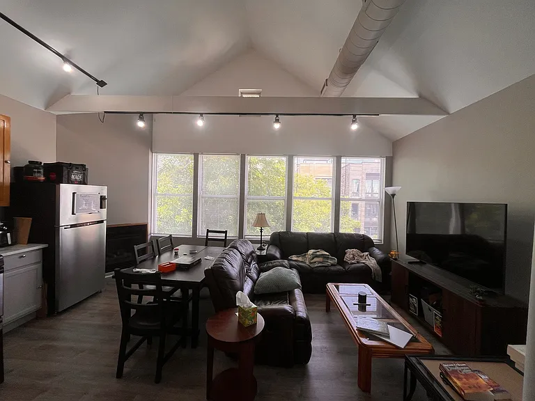 1239 W Ohio St #3 — Photo 1