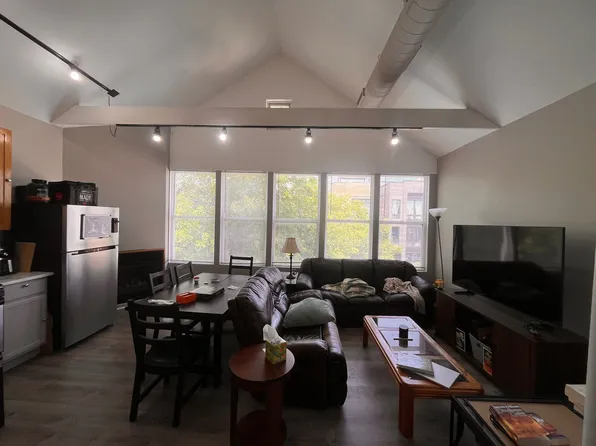 1239 W Ohio St APT 3, Chicago, IL 60642