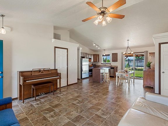 5th image of 2245 N Dallan Dr