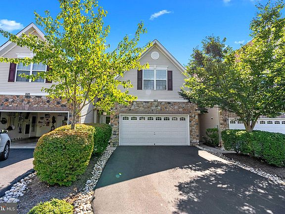 2nd image of 223 Brinley Dr