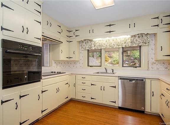 5th image of 120 Jackson Dr