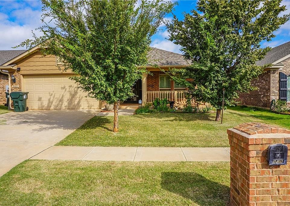 1st image of 909 Bear Mountain Dr