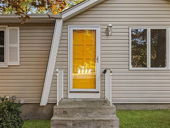 5th image of 35 Terra Marr Dr