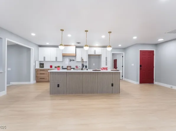 2721 Merritt Ave, Las Vegas, NV 89102