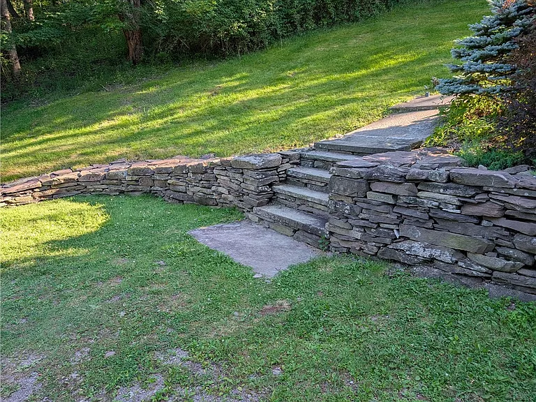 378 Bell Hill Rd — Photo 5