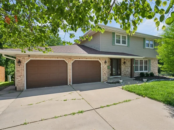 3106 Blue Ridge Ct NE, Cedar Rapids, IA 52402