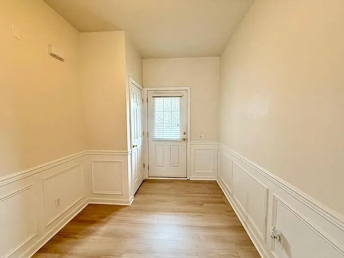 3 bed, 2.5 bath, 1776 sqft, $2,200 — Photo 2