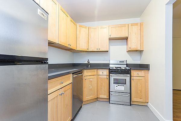 1st image of 31 E 31st St APT 5F