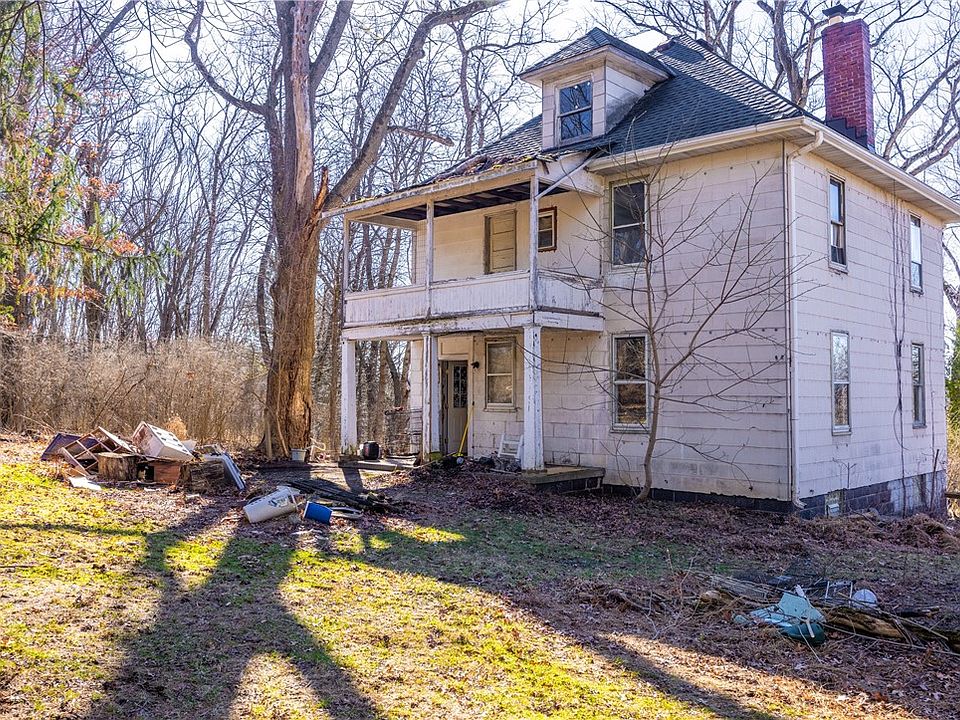 1st image of 61 Lee St