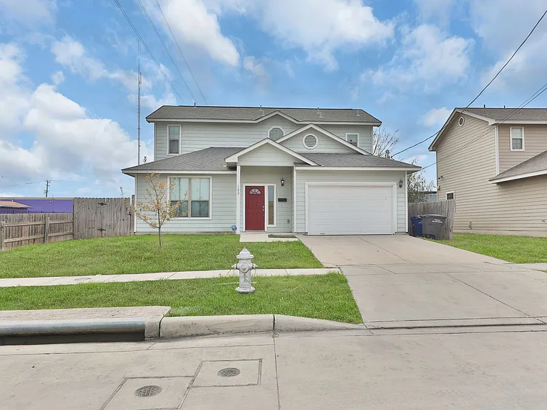 102 Cornell Ave — Photo 1