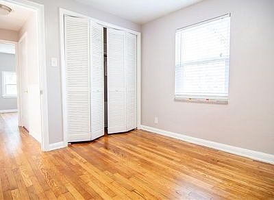 3rd image of 1539 Ravinia Rd