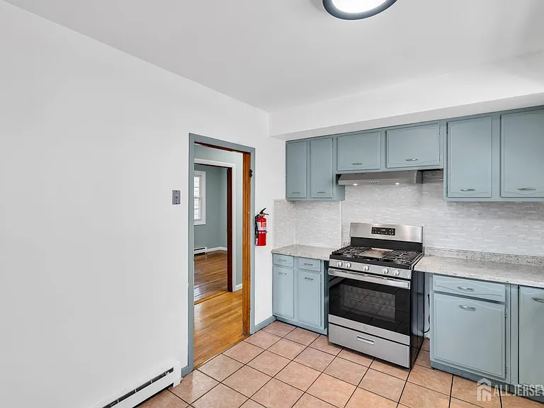 287 E Smith St — Photo 17