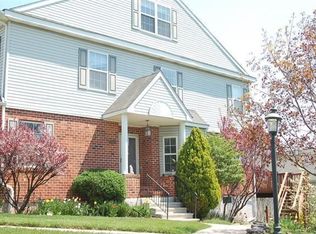 2001 Harrison Ct, Audubon, PA 19403