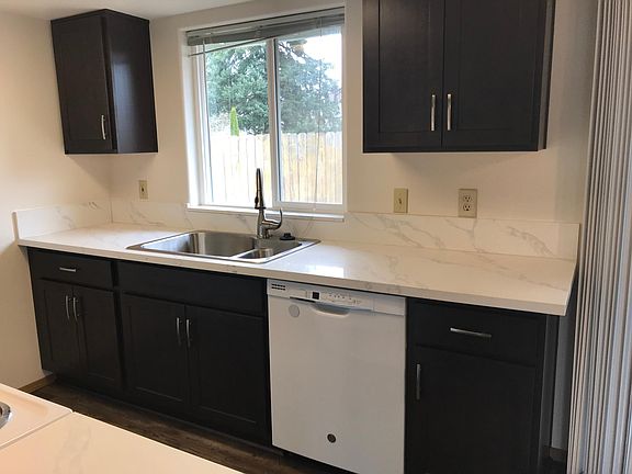 3rd image of 4706 NE 126th Ave