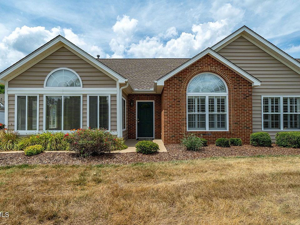 1st image of 228 Avonlea Pl