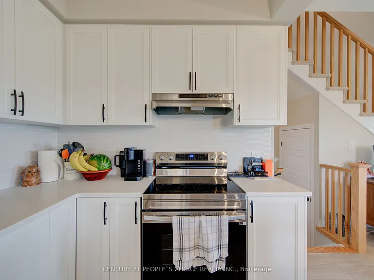 377 Bradshaw Dr — Photo 8
