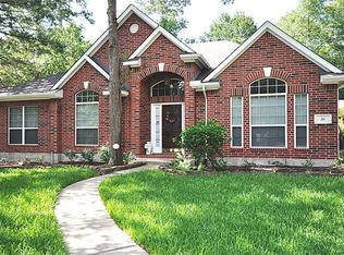 26 Evian Path Ct, Spring, TX 77382