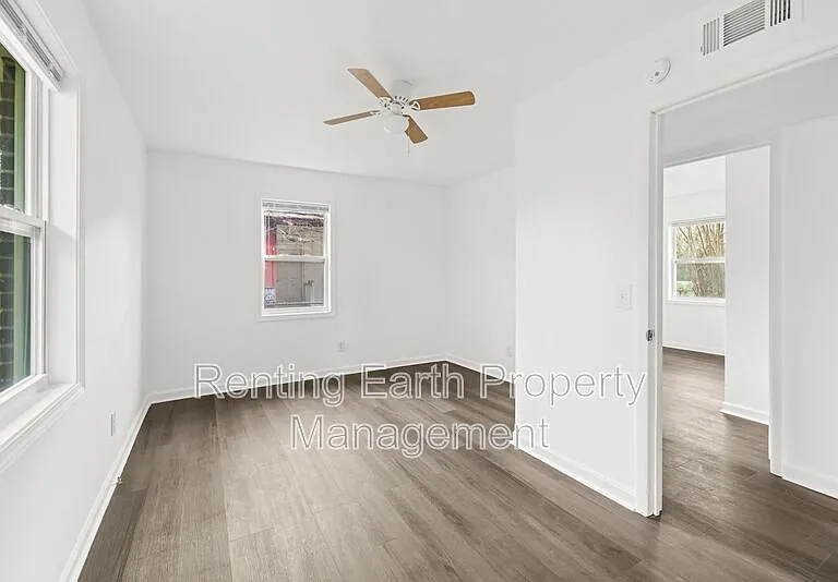 2129 13th St N — Photo 10