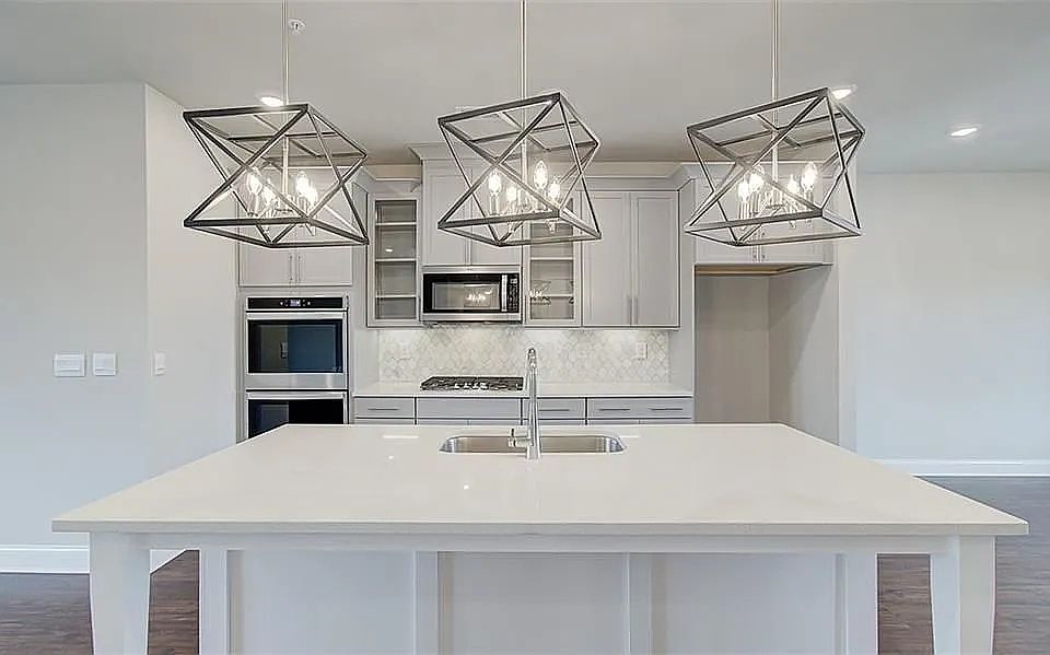 1st image of 732 Mulberry Walk