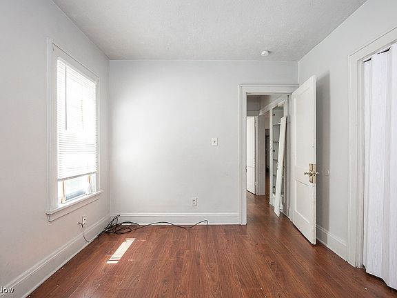 5th image of 833 E 144th St