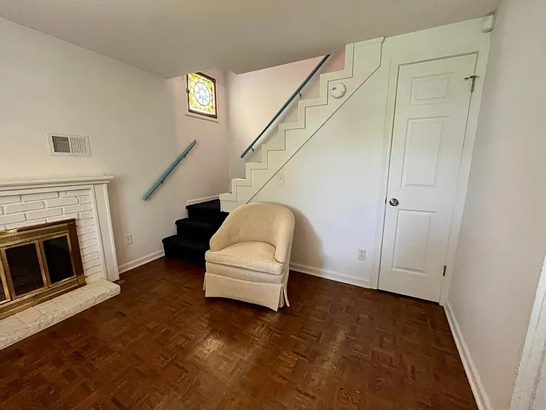 102 N Pier St — Photo 14