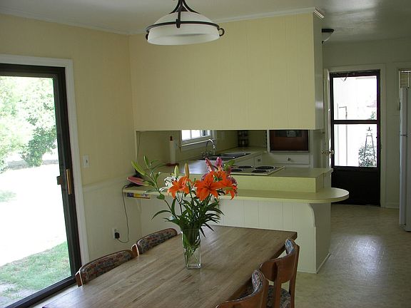 New Kitchen Applainces and interior paint