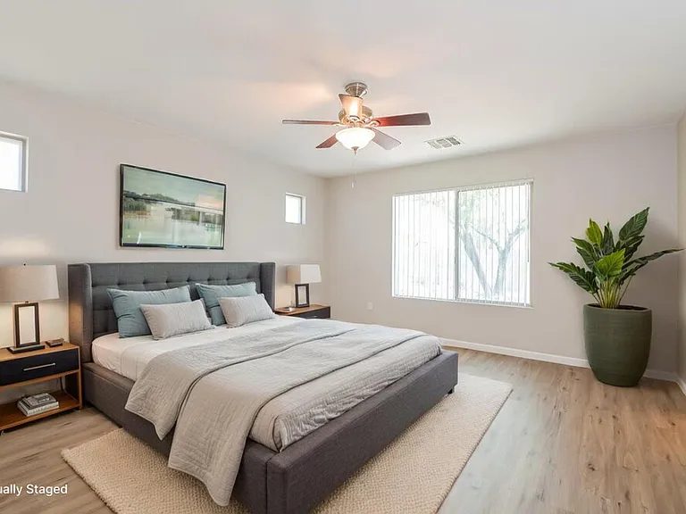 90 W Calle Sauco — Photo 10