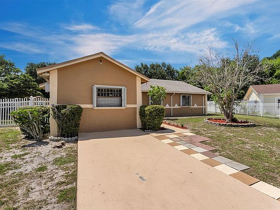3rd image of 20200 NW 34th Ct