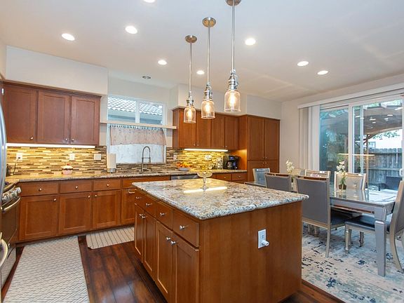 4th image of 4013 Enclave Dr