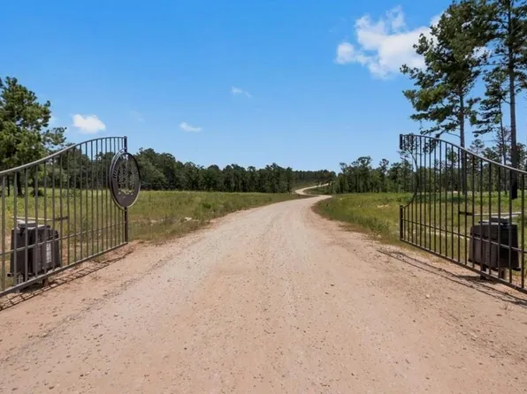 61 Reveille Rd, Livingston, TX 77351