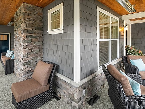 4th image of 205 259th Ave NE