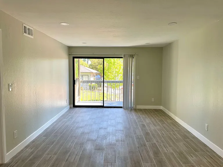 1790 Ellis St #12 — Photo 3