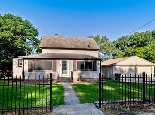 96 Bay Rd, Fox Lake, IL 60020