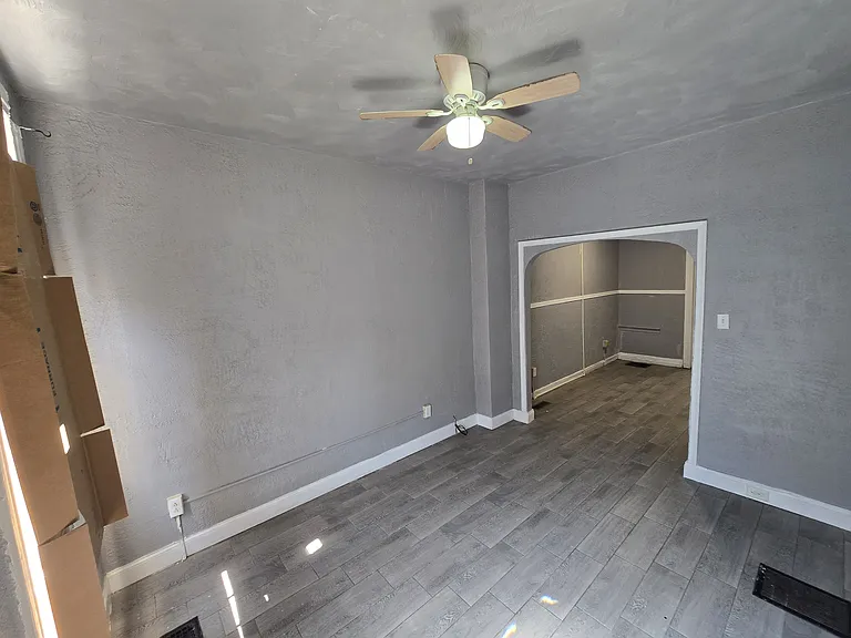 411 Cedar St — Photo 2