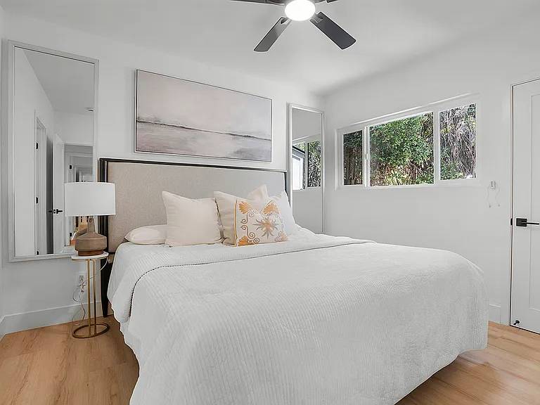 3296 Talbot St — Photo 10
