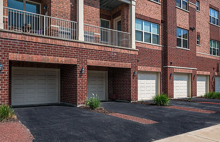 The Residences of Orland Park Crossing — Photo 28