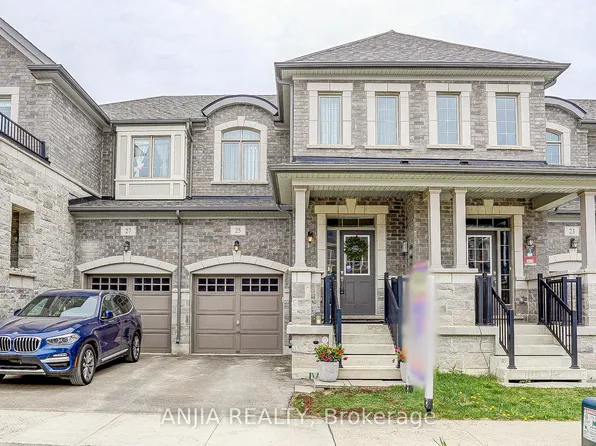25 Collier Cres, Markham, ON L6E 0T2