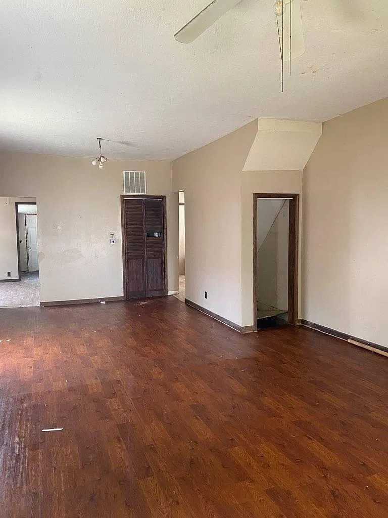 3 bed, 1308 sqft, $900 — Photo 2