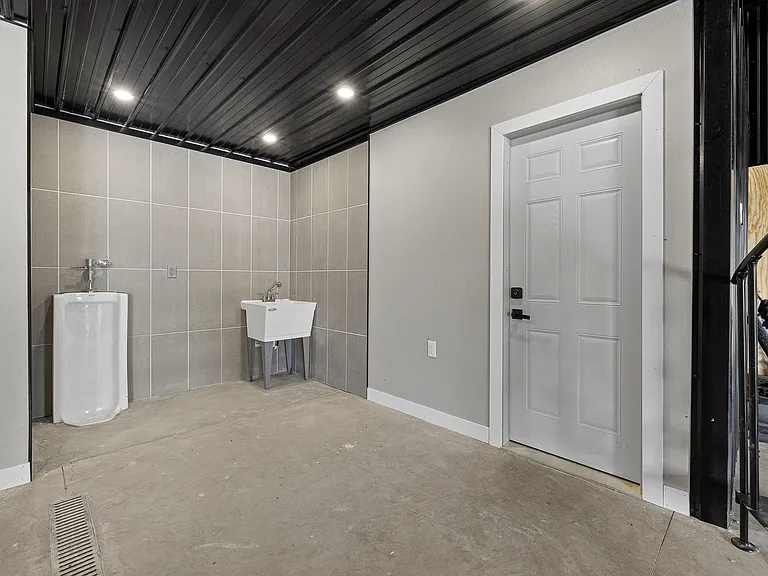13239 Commodore Rd — Photo 30