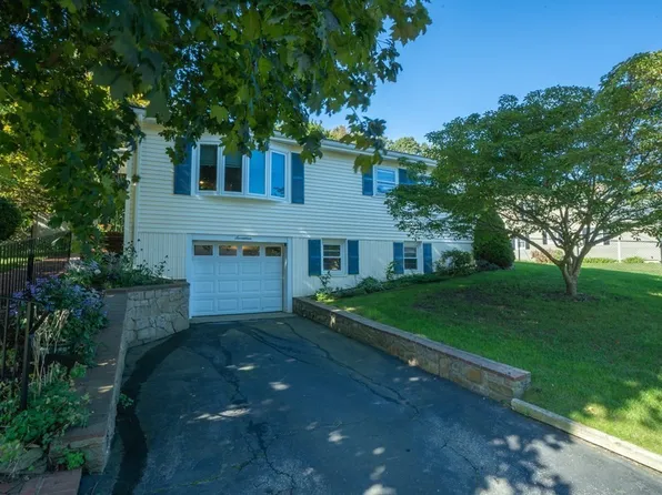 17 Alden Ter, Plymouth, MA 02360