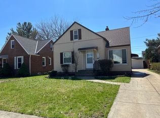 8109 Pelham Dr, Parma, OH