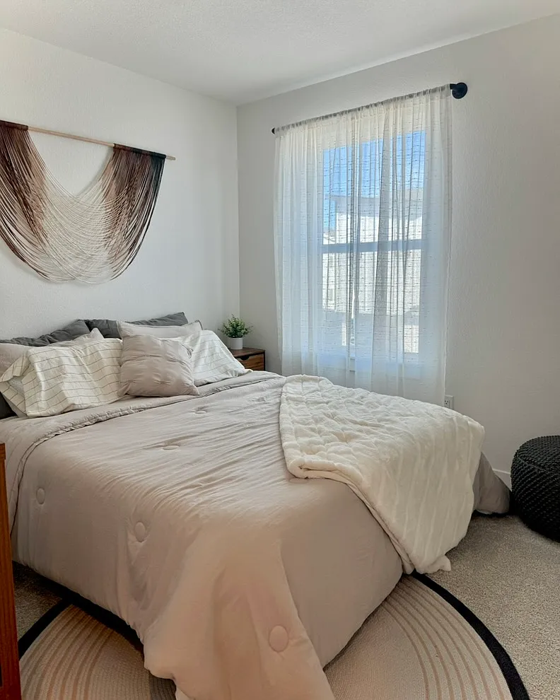 3 bed, 2.5 bath, 1233 sqft, $1,000 — Photo 4